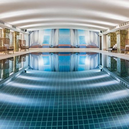 Готель Conrad Гамбург Екстер'єр фото The pool at the Mandarin Oriental, Munich