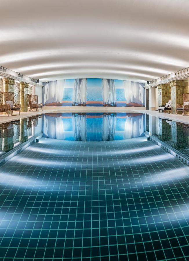 Готель Conrad Гамбург Екстер'єр фото The pool at the Mandarin Oriental, Munich