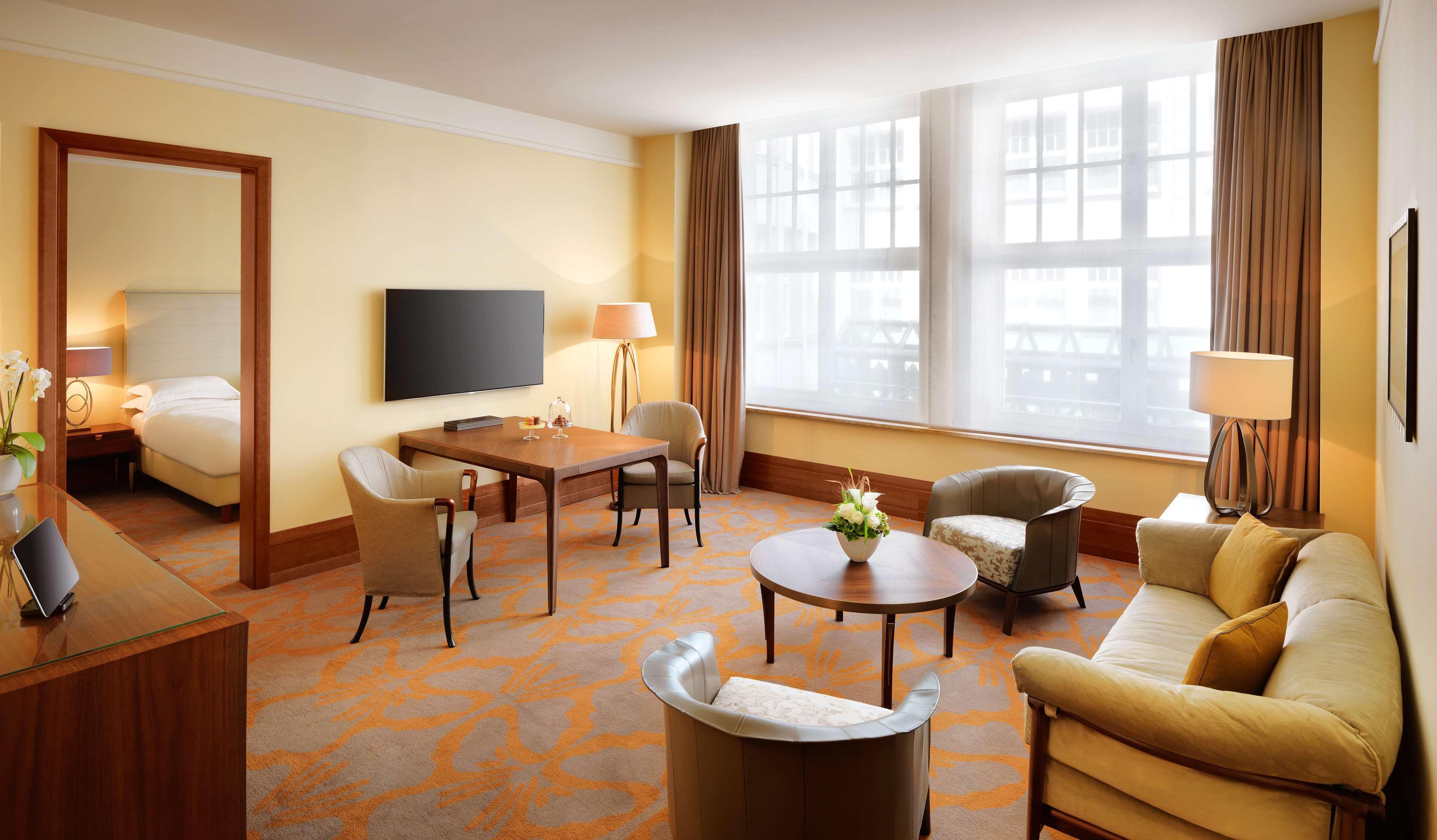 Готель Conrad Гамбург Екстер'єр фото Suite at the InterContinental London Park Lane